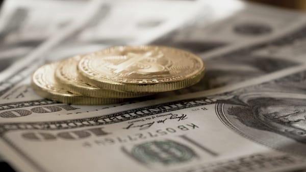 稳定币会脱锚吗？USDT、USDC 的脱锚风险与自保