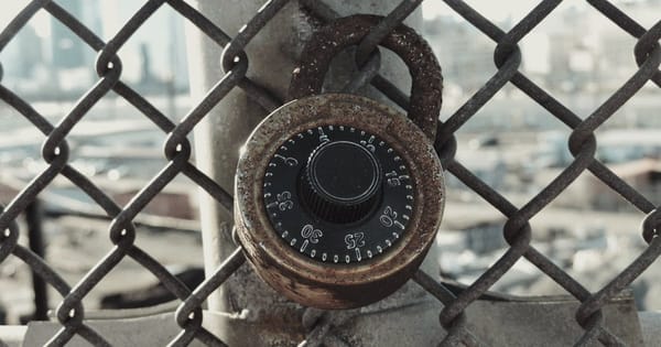 助记词密码（Passphrase）是什么？给钱包再加一把锁，但别锁死自己