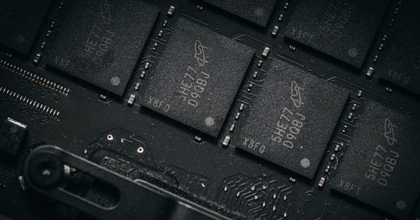 什么是 storage、memory 和 calldata？数据放在哪里，为何影响修改和 Gas